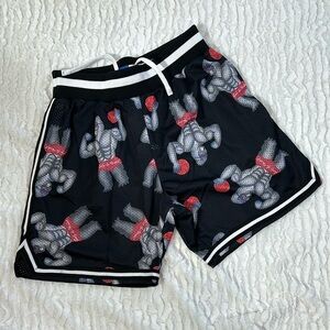 Market Body By Market I love NY gorilla Basketball Shorts Black men’s large new